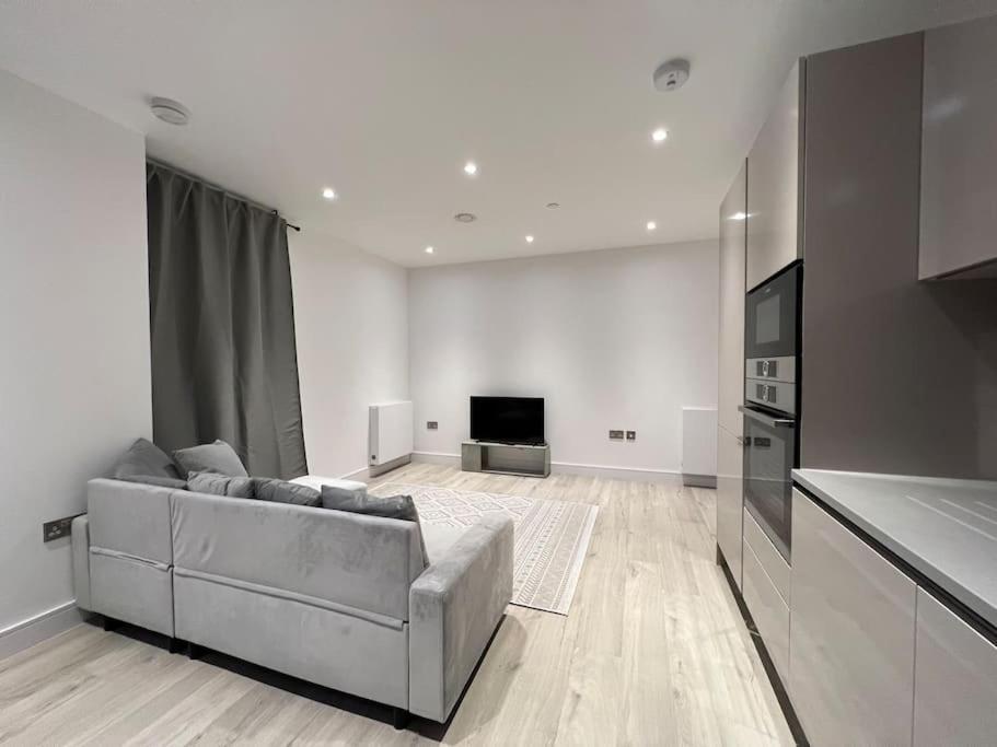 2 Bed Penthouse Style Apartment Лондон Екстер'єр фото
